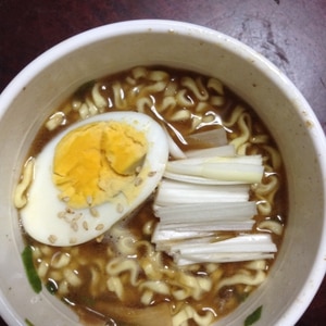 カップラーメンアレンジ♪ダブルねぎのせ味噌ラーメン